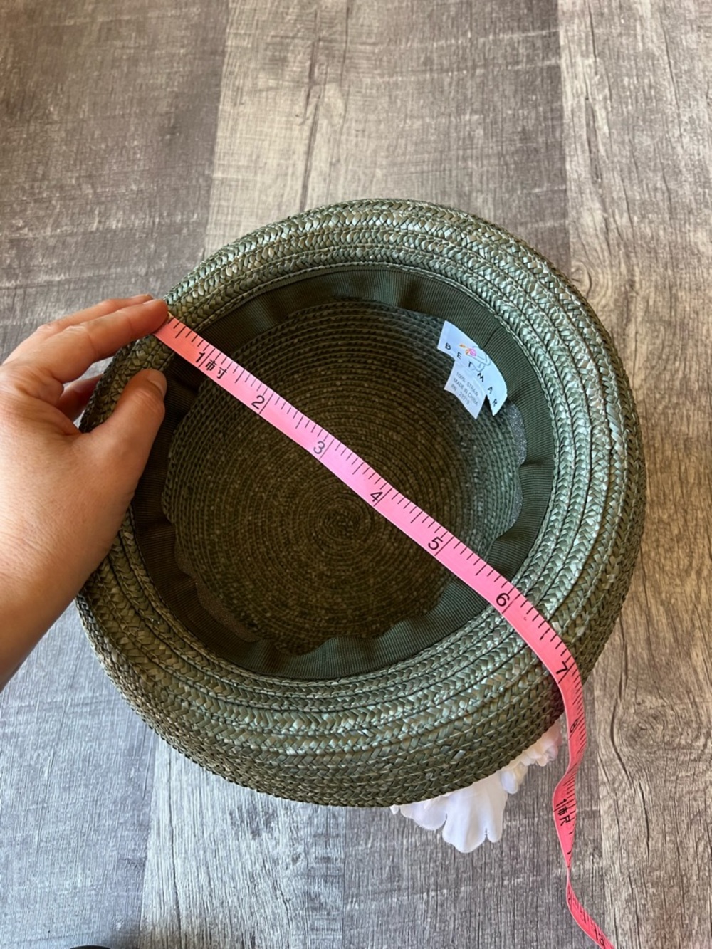 betmar sage green braided straw cloche with white floral tag - Picture 6 of 12